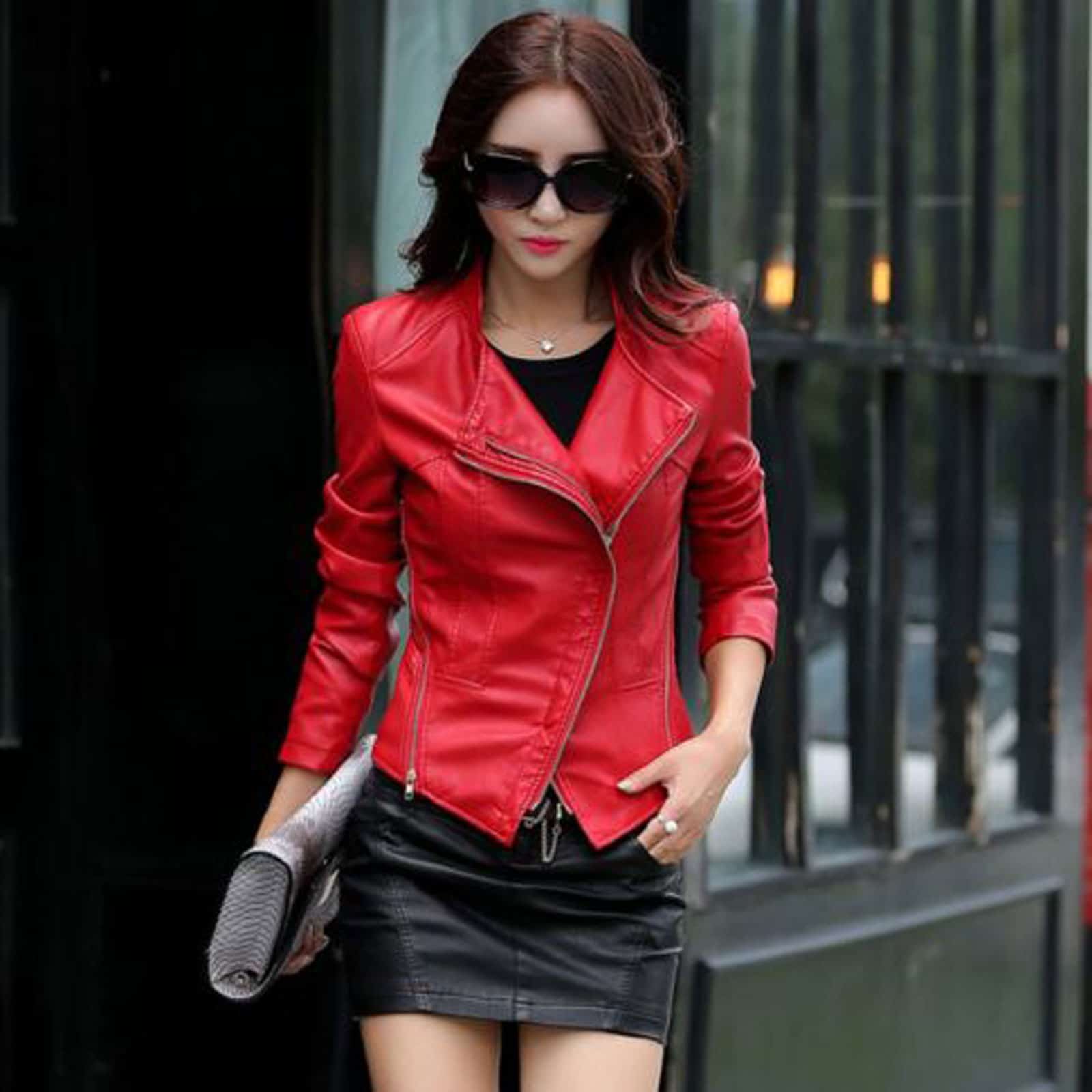 Красный кожаный пиджак